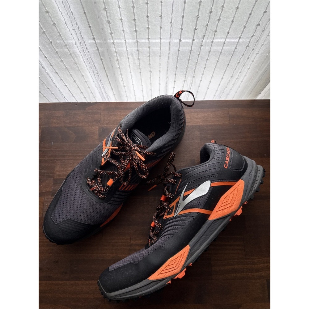 Size 10 - Brooks Cascadia 13 Black